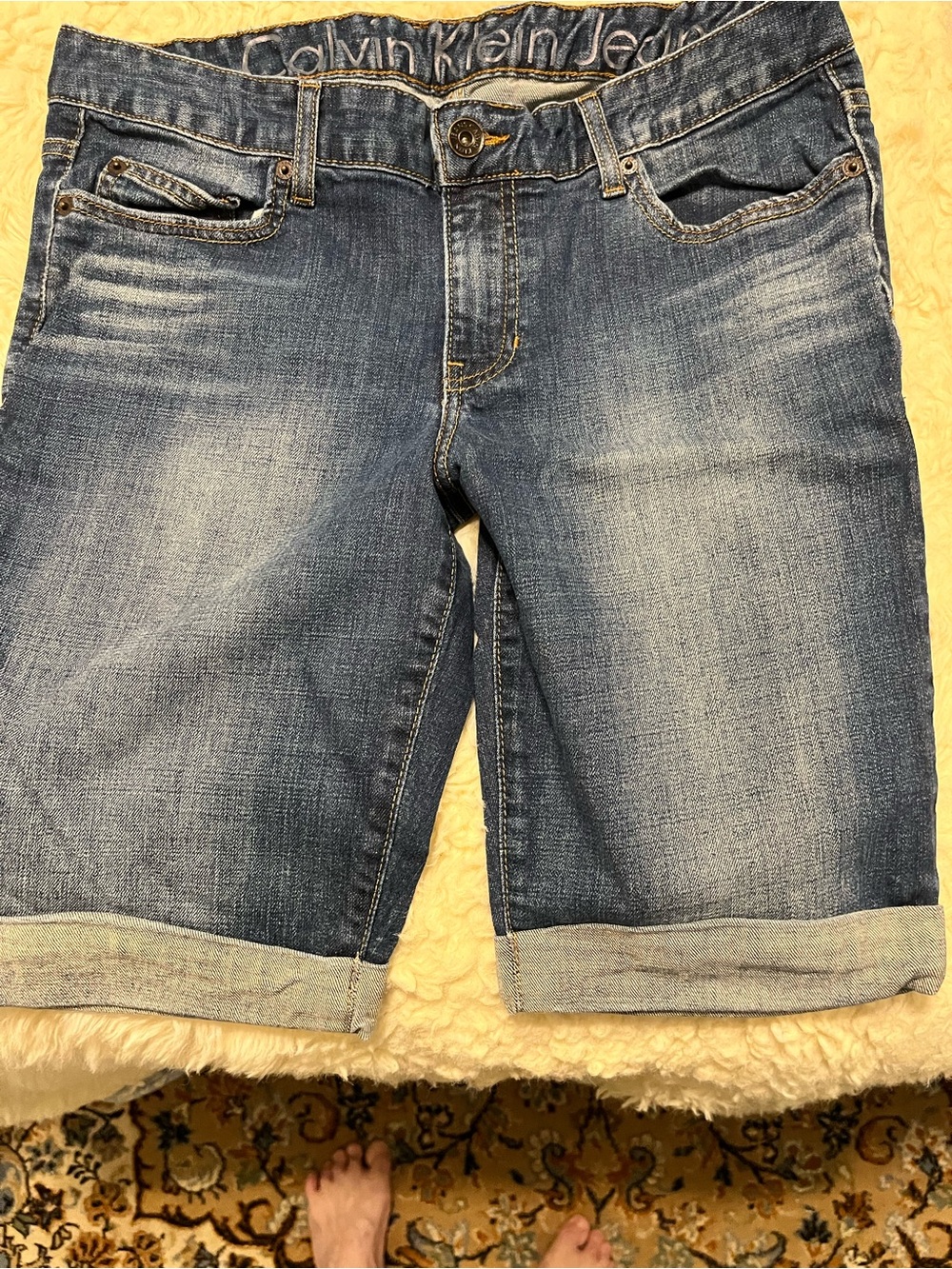 Calvin Klein Women's Mid-Blue Denim Roll-Cuff Bermudas